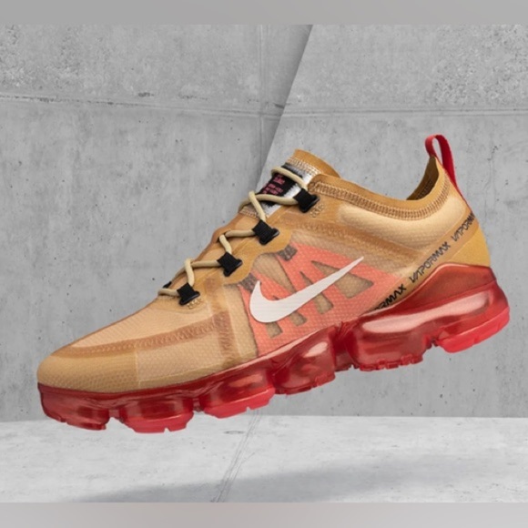 Men’s NIKE AIR VaporMax 2019 running shoes- Red/gold. Size 7.5 - Picture 1 of 10